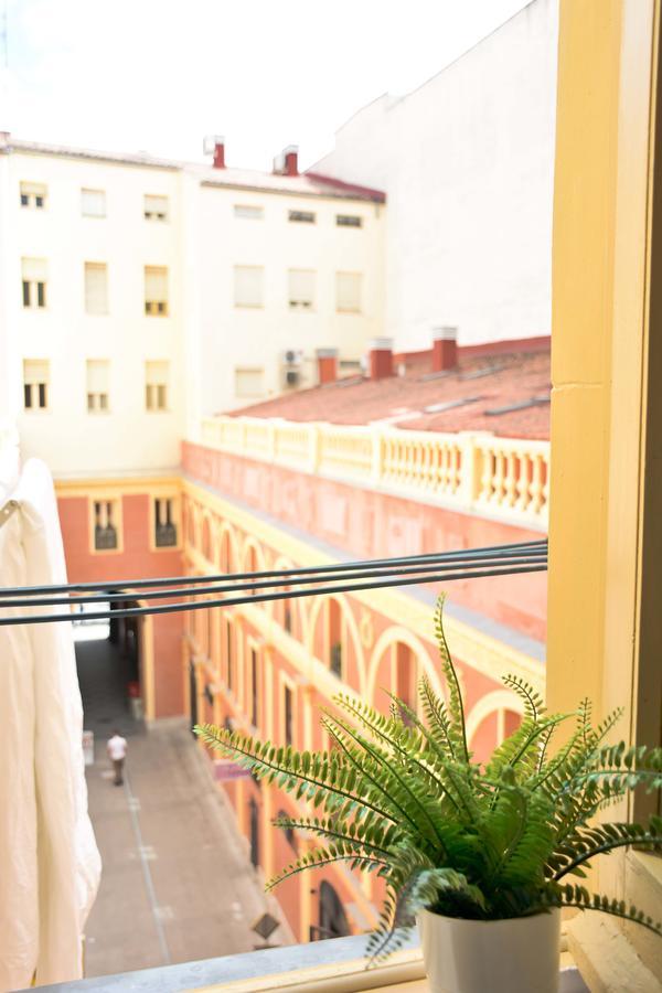 Hostal Guestped Madrid Bagian luar foto